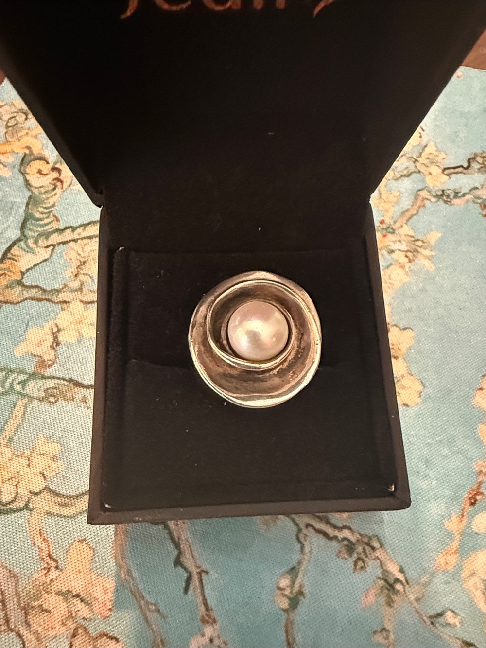 Silpada Silver Ring with Pearl  Center Size 6